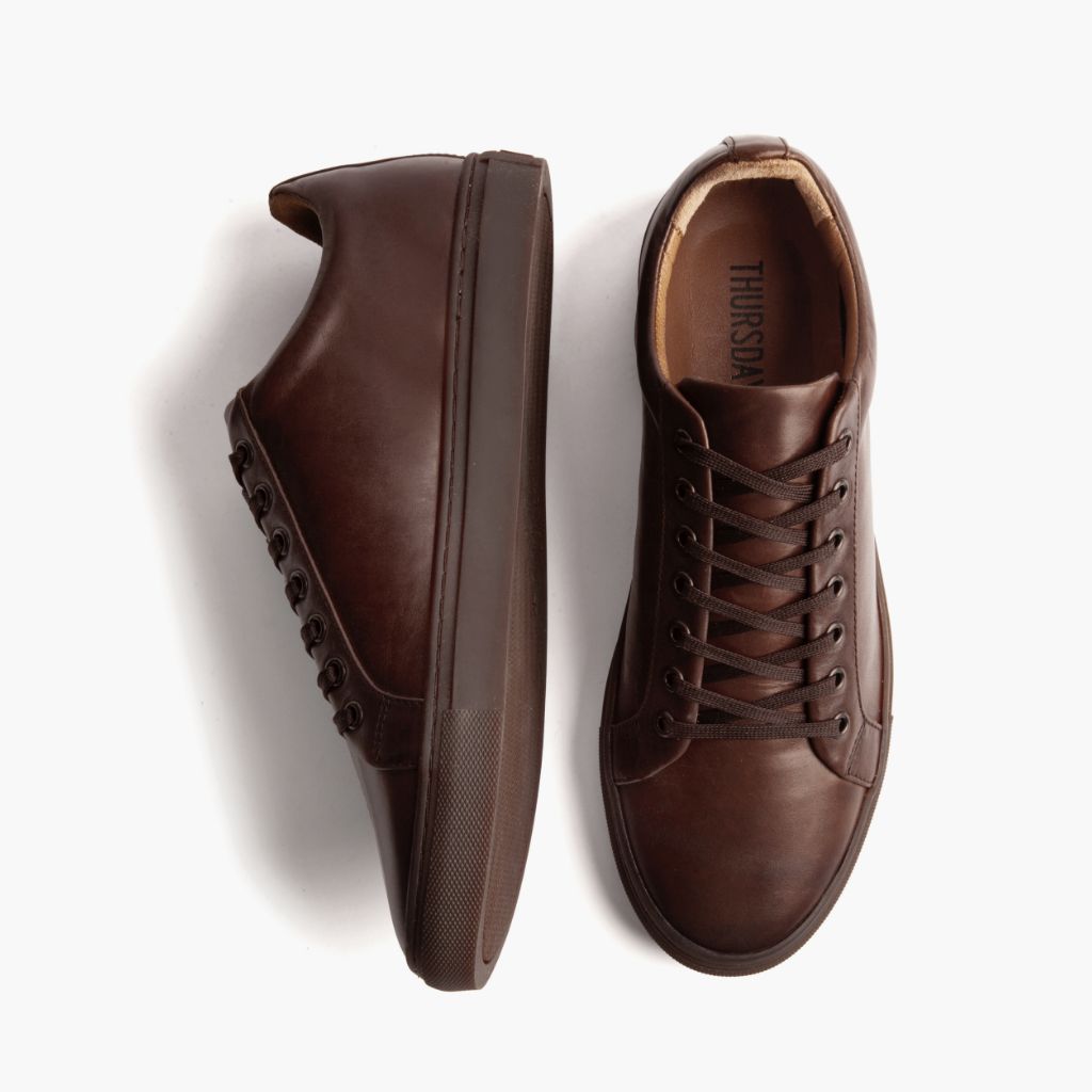 Authentic Full-Grain Leather Grain Depth & Pull-Up Patina Texture Detail