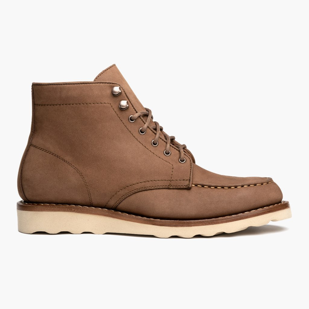 Diplomat Pebble Leather Boots in Classic Full-Grain Leather - Lateral Side Profile View | Buy Online