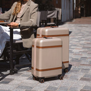 Close-Up Detail of Classic Collar &amp; Heavy-Duty Zipper Hardware on Hand Luggage Suitcase Zuna